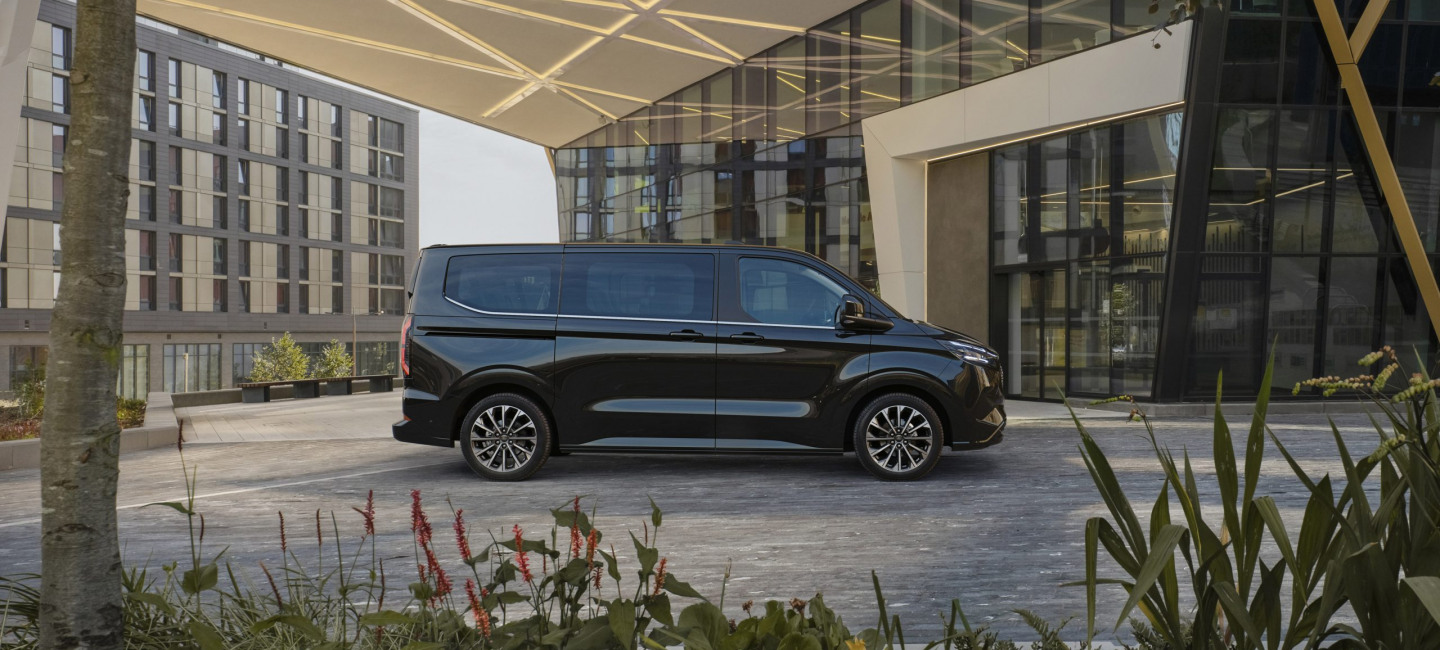 03-Ford-Pro-onthult-volledig-elektrische-E-Tourneo-Custom-scaled