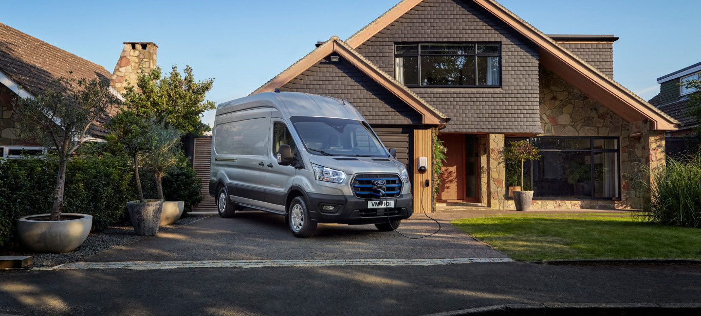 Ford_E-Transit_Front_3_4_HomeCharging_2-1-scaled-1