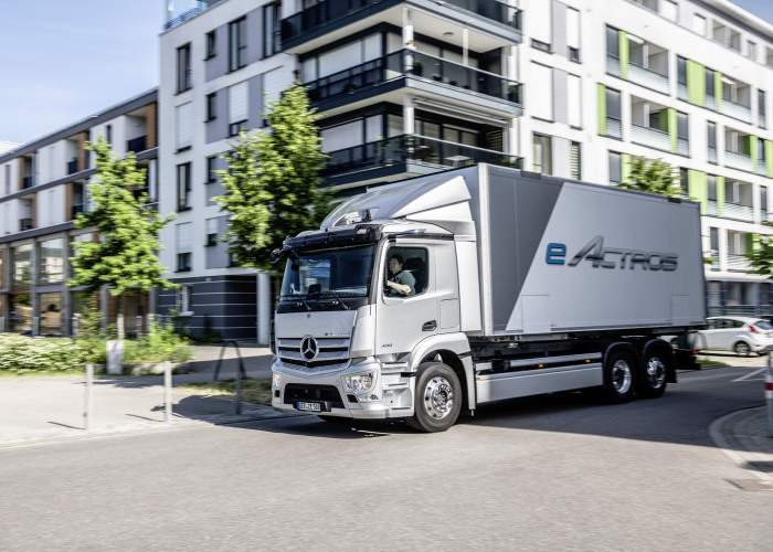 B020_A_new_truck_for_a_new_era_-_wereldpremiere_eActros