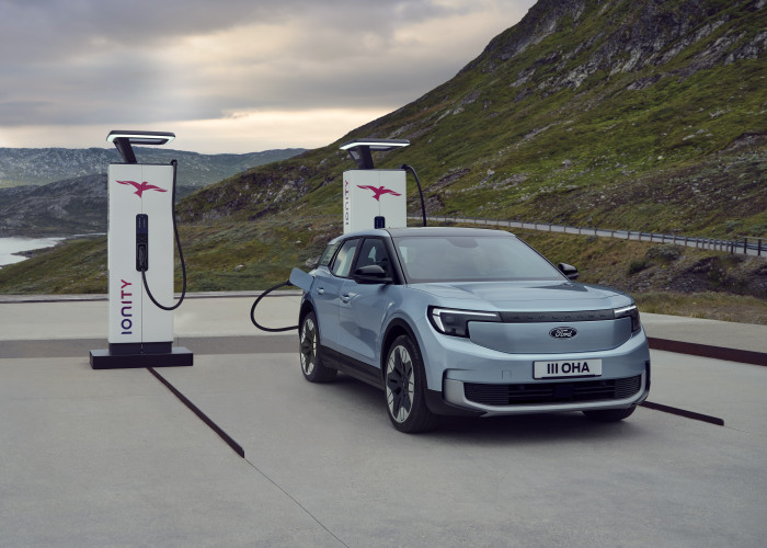 2023Ford_TheNewAll-ElectricFordExplorer_Norway_10