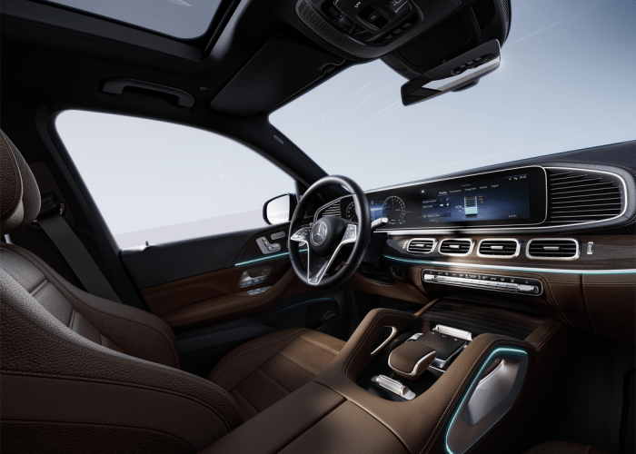 5569620_20230213_GLE_SUV_V167_FL_ProductStill_OW_15d_INT_pla