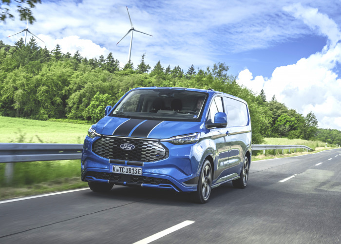 2025PbFP_E-Transit_Custom_Sport_014