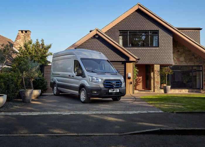 Ford_E-Transit_Front_3_4_HomeCharging_2-1-scaled