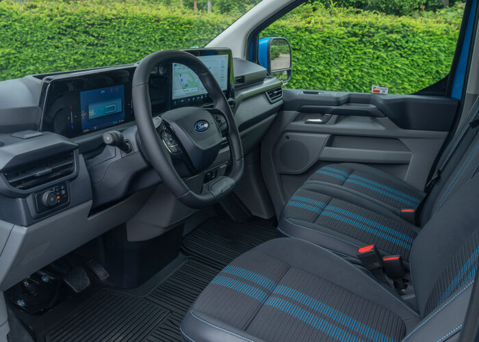 Custom_Sport_Van_L1H1_Digital_Aqua_Blue_058