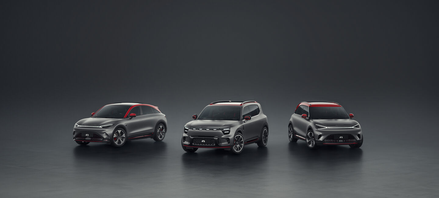 smart_CGI_rendering_HXHCHYgroupshot_BRABUS_Darkroom_4x5