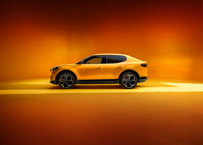 2024Ford_ElectricCapri_03